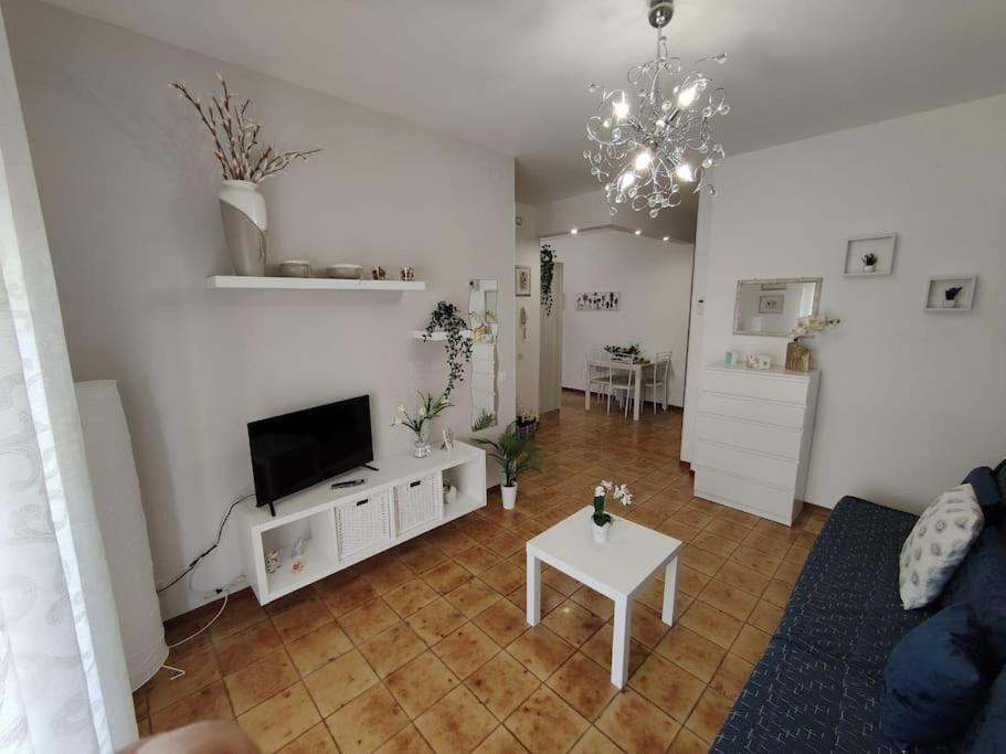 Appartamento Da Nella Giardini-Naxos Buitenkant foto