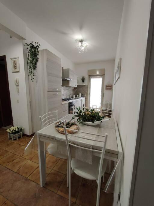 Appartamento Da Nella Giardini-Naxos Buitenkant foto