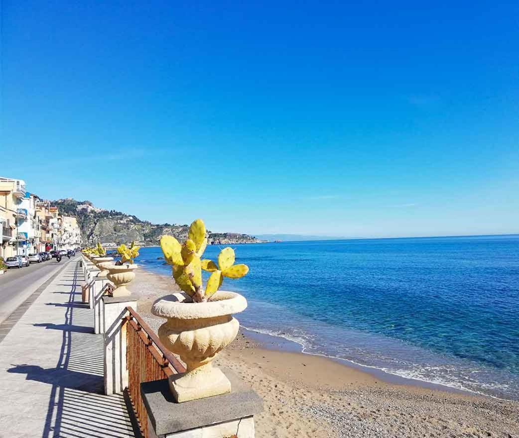 Appartamento Da Nella Giardini-Naxos Buitenkant foto